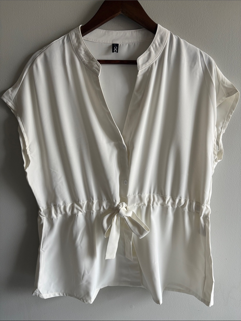 CiciBird Cream Tie Waist Blouse Women’s Large Split Neck Cap Sleeve